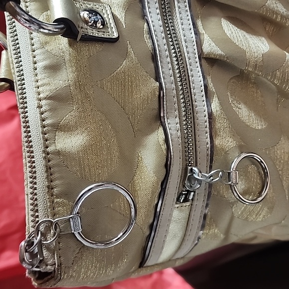 Coach Golden Poppy shoulder bag W/ 3 Original Tags ♡ EUC♡ - Picture 9 of 16